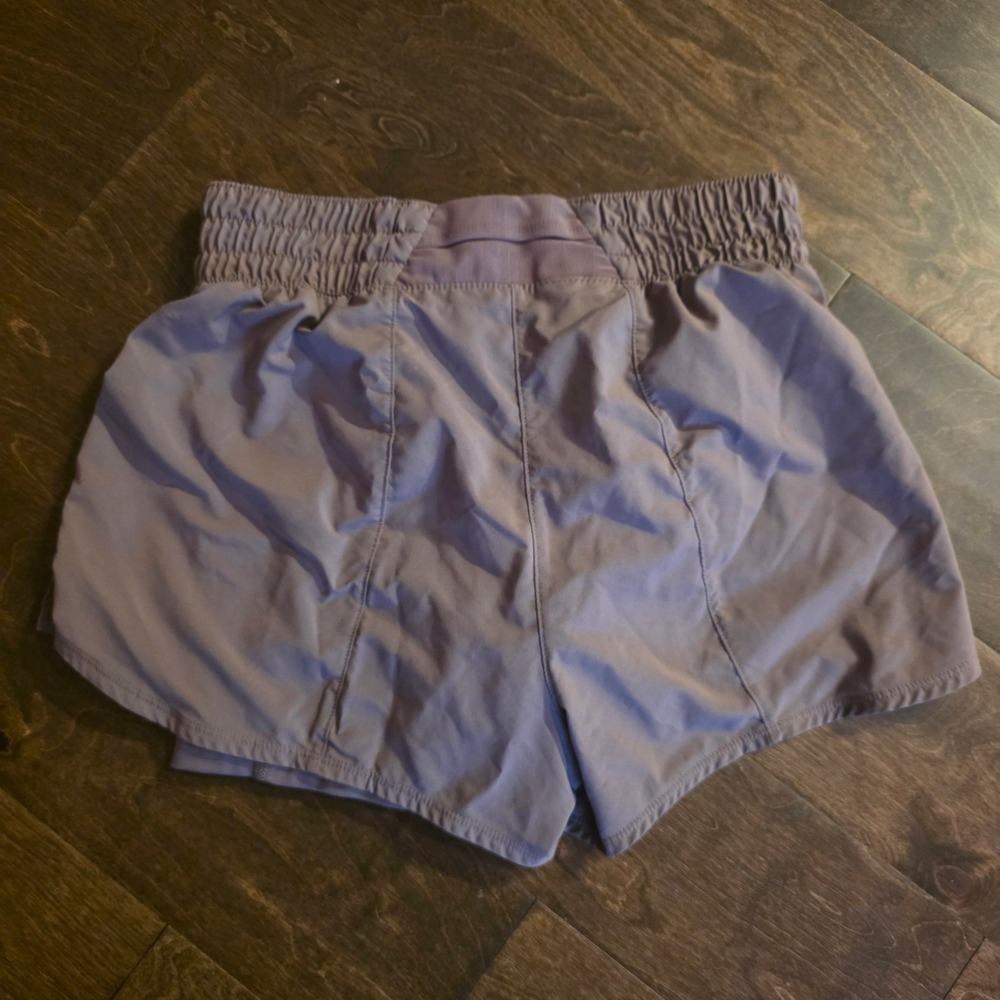 Nike Women's One Dri-FIT Mid-Rise Shorts 3in lt violet ore sz small H99 - Picture 6 of 7